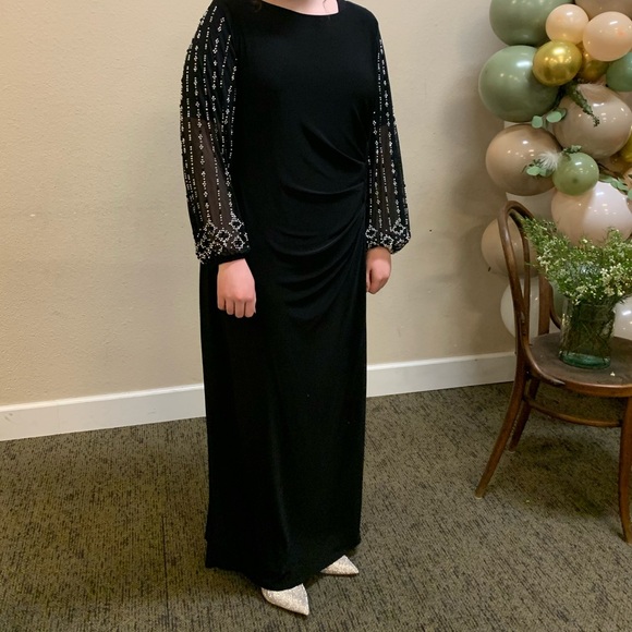 Formal Dress - Picture 11 of 13